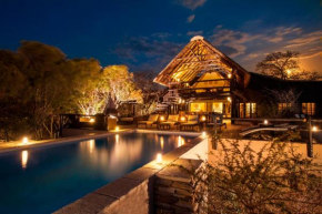  Vuyani Safari Lodge  Hoedspruit